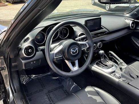 Used 2021 MAZDA MX-5 Miata RF Grand Touring image 13