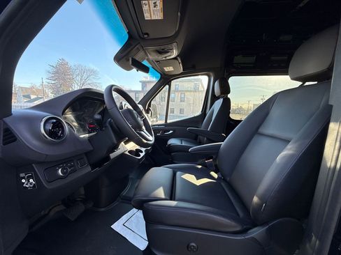 Used 2024 Mercedes-Benz Sprinter 3500 image 13