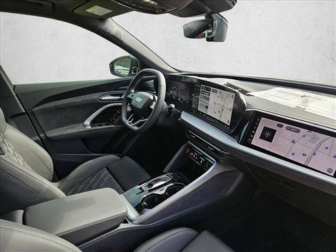 New 2026 Audi SQ5 Prestige AWD/4WD image 9