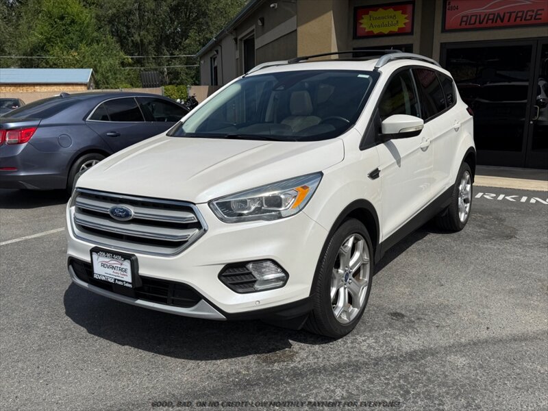 Used 2018 Ford Escape Titanium w/ Ford Safe & Smart Package AWD/4WD image 3