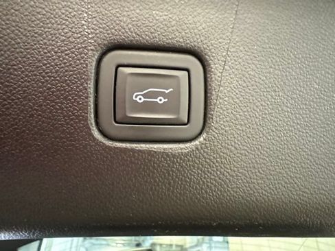 Used 2024 Chevrolet Blazer LT w/ Midnight/Sport Edition FWD image 40