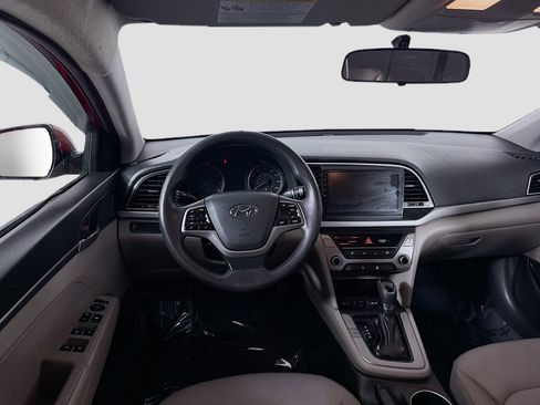 Used 2017 Hyundai Elantra SE image 17