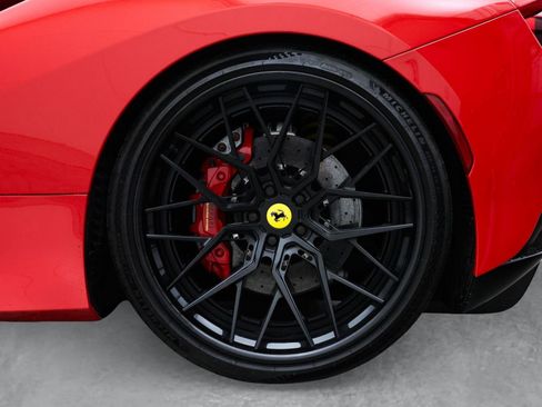 Used 2021 Ferrari F8 Tributo RWD image 7