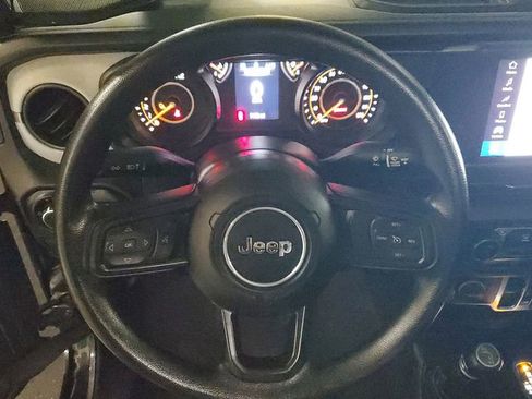 Used 2025 Jeep Gladiator Sport image 27