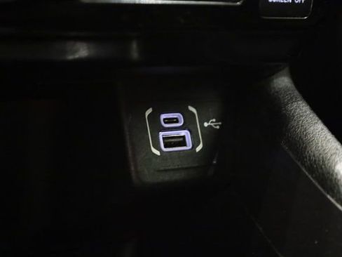 Used 2023 Jeep Compass Latitude image 25