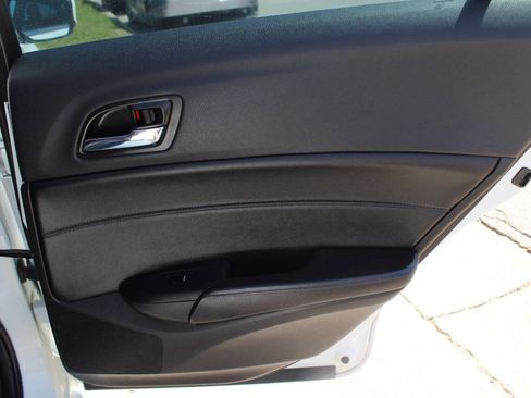 Used 2017 Acura ILX image 5