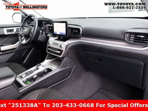Used 2024 Ford Explorer XLT image 33