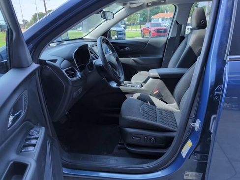 Used 2024 Chevrolet Equinox LT FWD image 12