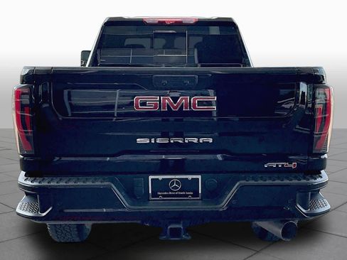 Used 2025 GMC Sierra 2500 AT4 w/ AT4 Premium Plus Package AWD/4WD image 5