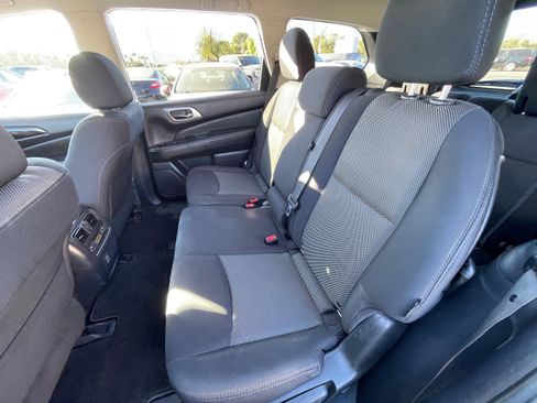 Used 2018 Nissan Pathfinder SV FWD image 23