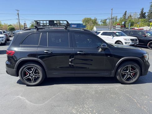 Used 2023 Mercedes-Benz GLB 250 4MATIC image 2