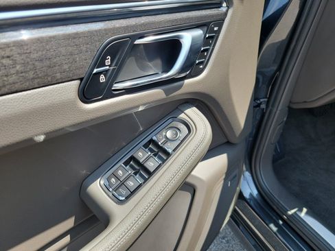 Certified 2026 Porsche Macan Turbo AWD/4WD image 26