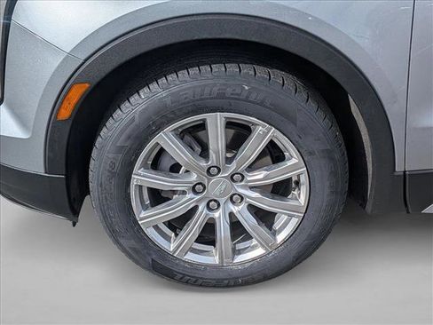 Used 2023 Cadillac XT4 Premium Luxury image 9