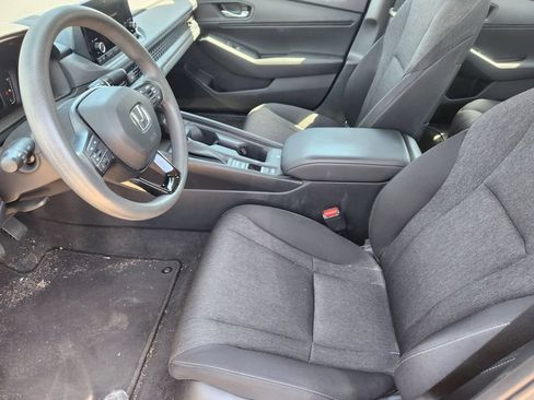 Used 2023 Honda Accord EX image 9