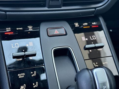 Certified 2026 Porsche Macan AWD/4WD image 21