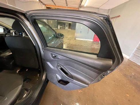 Used 2012 Ford Focus SE image 29