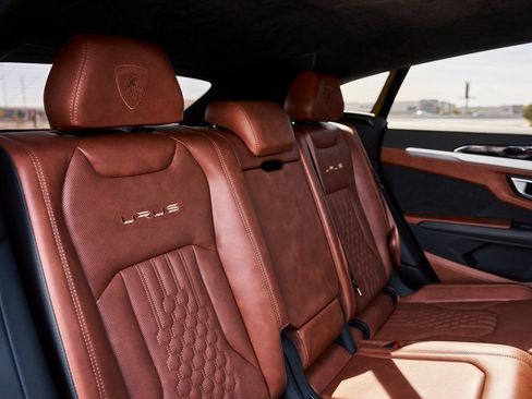 Used 2023 Lamborghini Urus S AWD/4WD image 44