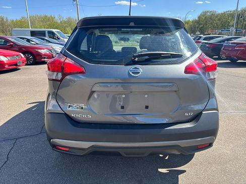 Used 2019 Nissan Kicks SR w/ SR Premium Package FWD image 8