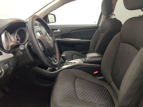 Used 2019 Dodge Journey SE FWD image 17