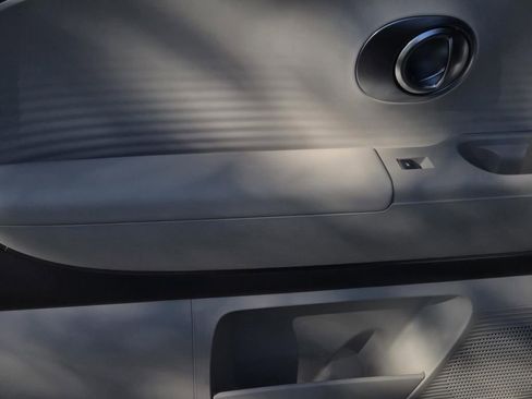 New 2026 Hyundai Ioniq 9 SE AWD/4WD image 13