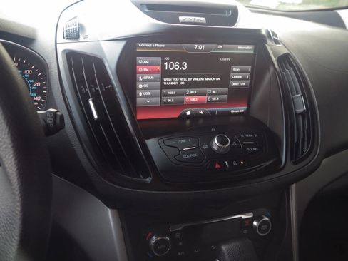 Used 2015 Ford Escape SE w/ Equipment Group 201A image 10