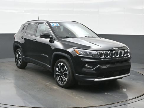 Used 2023 Jeep Compass Limited AWD/4WD image 8