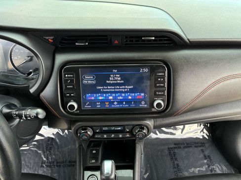 Used 2021 Nissan Kicks SR w/ SR Premium Package FWD image 19