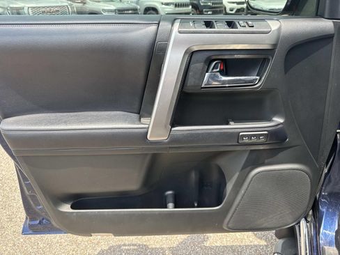 Used 2018 Toyota 4Runner Limited AWD/4WD image 21