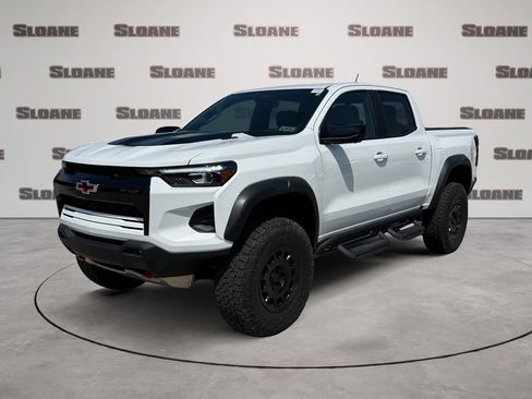 Used 2026 Chevrolet Colorado ZR2 w/ Technology Package AWD/4WD image 1