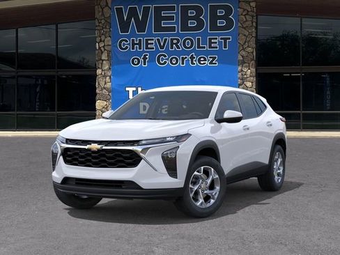 New 2026 Chevrolet Trax LS w/ LS Convenience Package FWD image 6