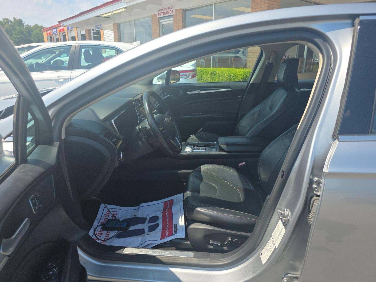 Used 2020 Ford Fusion Titanium FWD image 5