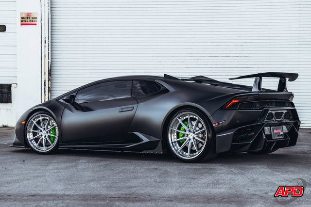 Used 2019 Lamborghini Huracan LP 580-2 RWD image 4