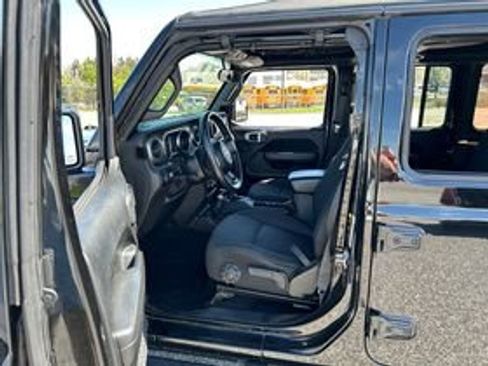 Used 2021 Jeep Wrangler Unlimited Sport image 9