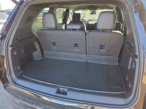 New 2026 Buick Enclave Sport Touring w/ Power Package image 4