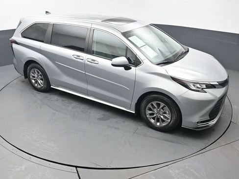 Certified 2023 Toyota Sienna XLE w/ Protection Package (TMS) FWD image 47