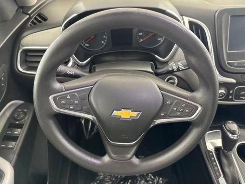 Used 2018 Chevrolet Equinox LS FWD image 25