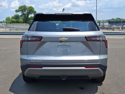 Used 2025 Chevrolet Equinox LT FWD image 5