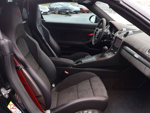 Used 2025 Porsche 718 Boxster Spyder RS image 22