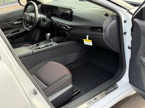 New 2026 Nissan Sentra SR w/ Floor Mat Package FWD image 27