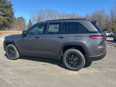 New 2026 Jeep Grand Cherokee Altitude AWD/4WD image 3