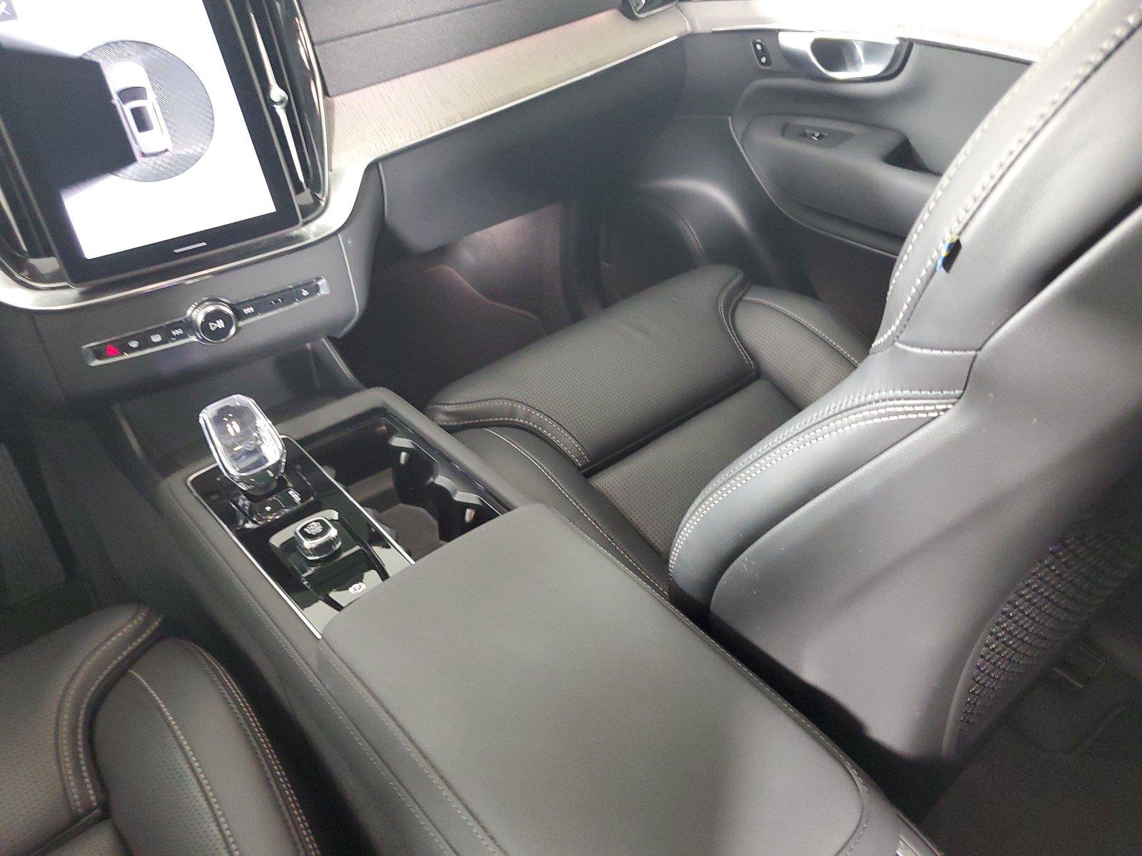 Certified 2026 Volvo XC90 B6 Ultra AWD/4WD image 18