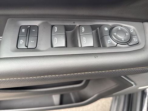 Used 2023 GMC Yukon XL AT4 image 29