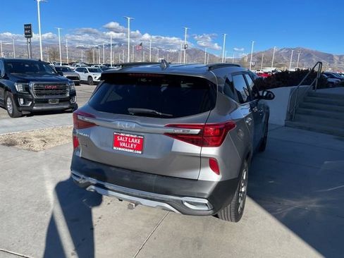 Used 2023 Kia Seltos EX image 6