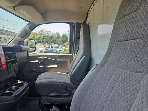 Used 2017 Chevrolet Express 3500 RWD image 14
