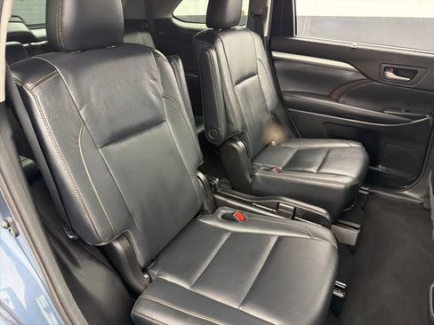 Used 2018 Toyota Highlander XLE AWD/4WD image 27