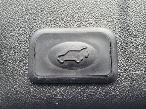 Used 2015 GMC Acadia SLE image 8