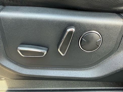 Used 2017 Ford F150 Lariat w/ Equipment Group 502A Luxury AWD/4WD image 11