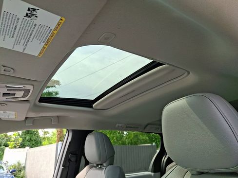 Used 2026 Toyota Sienna XLE FWD image 15