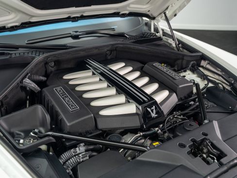 Used 2017 Rolls-Royce Dawn RWD image 28