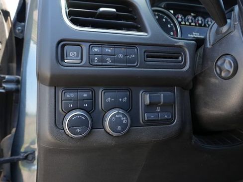 Used 2021 Chevrolet Suburban Z71 w/ Z71 Off-Road Package AWD/4WD image 14